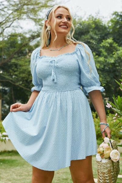 Kleid mit Puffärmeln in Übergröße