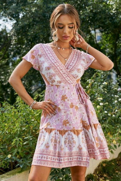 Kurzes Kleid im Boho-Stil